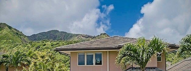 Koko Head crater ridgeline rising directly behind the residence